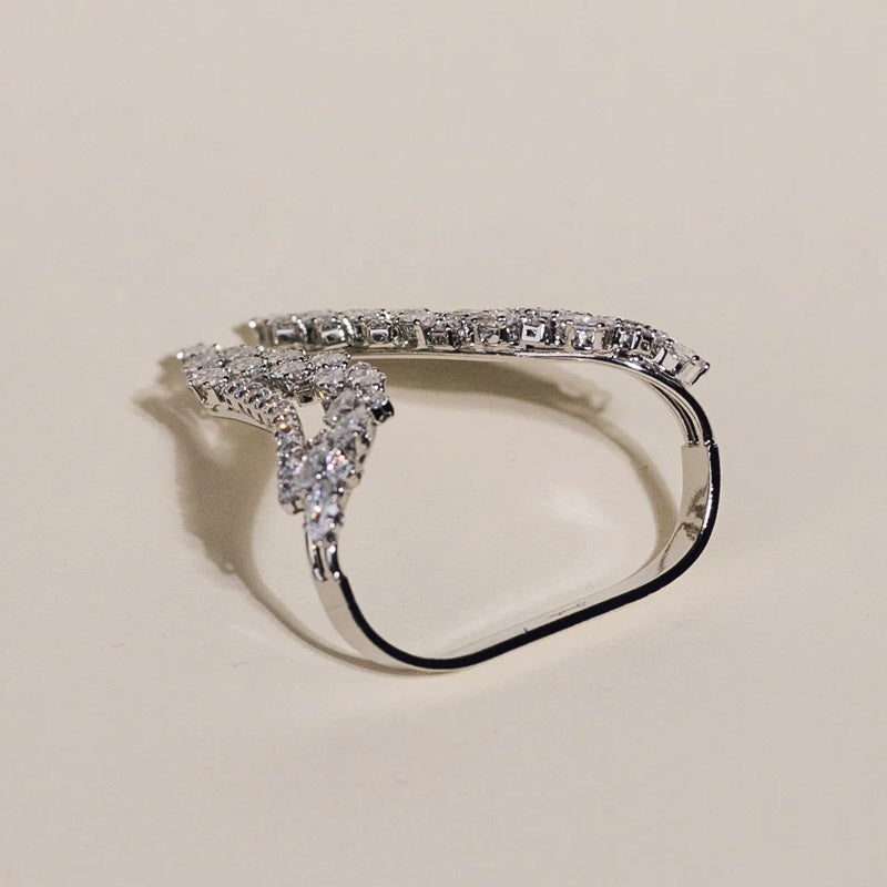 Womens Zircon Ring Diamond Accent Luxury Bridal Ring Wedding Jewelry Electroplated Silver Geometric Ring for Her Elegant Anniversary Ring Gift