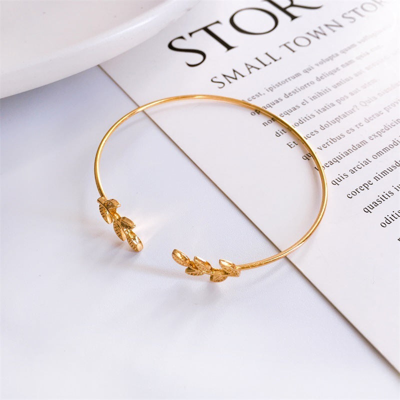 Womens Floral Bracelet Electroplated Alloy Jewelry With Flower Design And Leaf Accents Elegant Gifting For Her