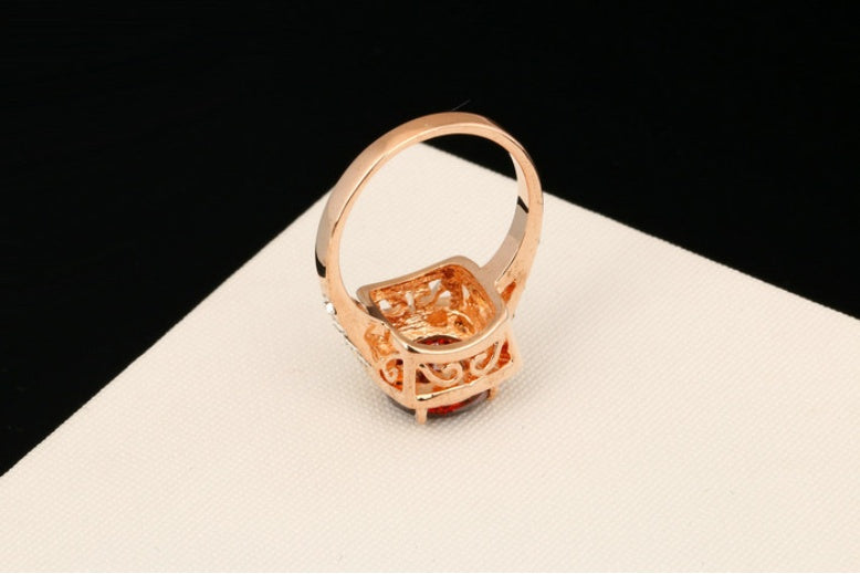 Womens Rose Gold Plated Ring With Micro Inlaid Zircon Geometric Design Elegant European American Accessory Jewelry
