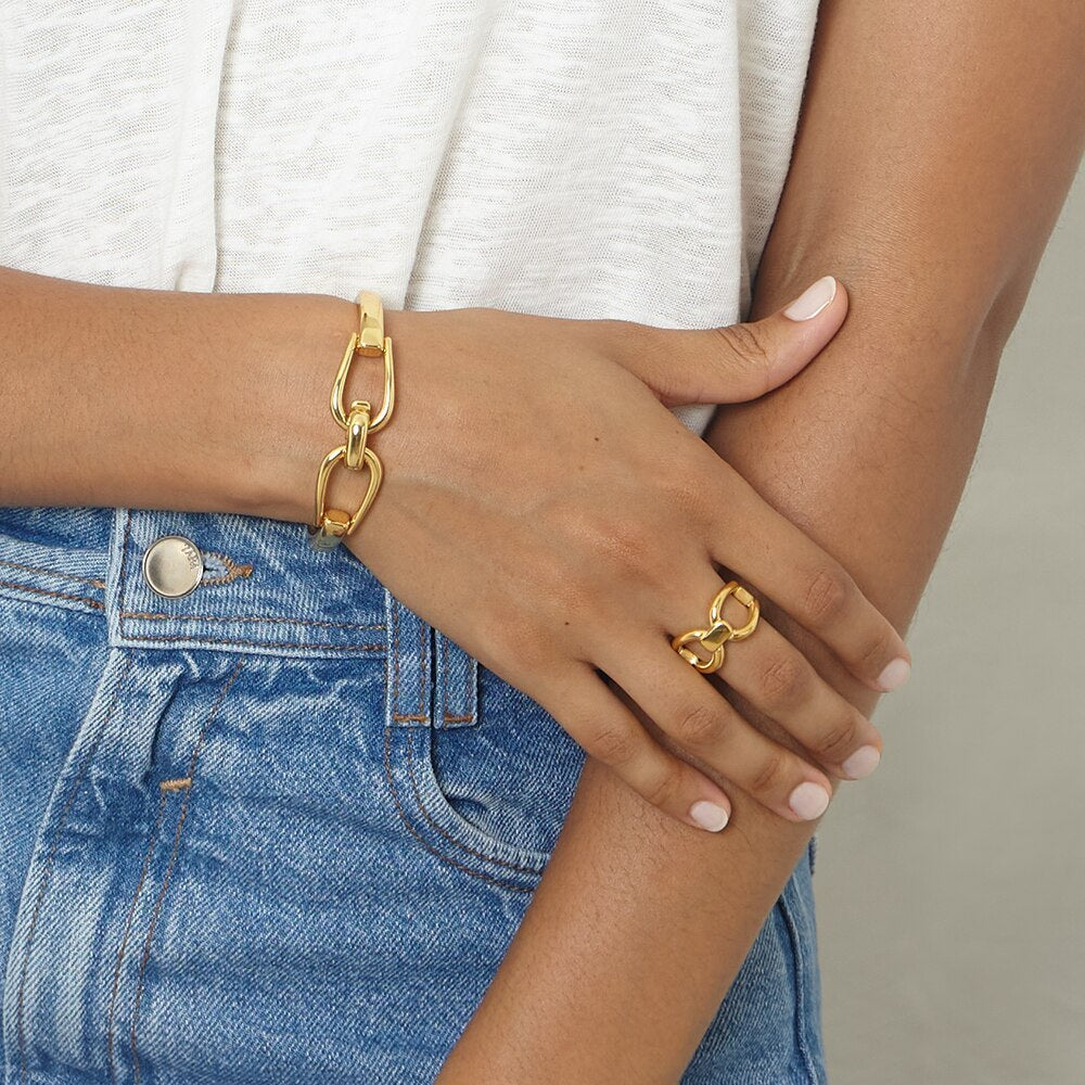 Womens Titanium Steel Ring 18K Gold Plated Figure Eight Hollow Bow Lightweight Elegant Jewelry Chic Gift For Her