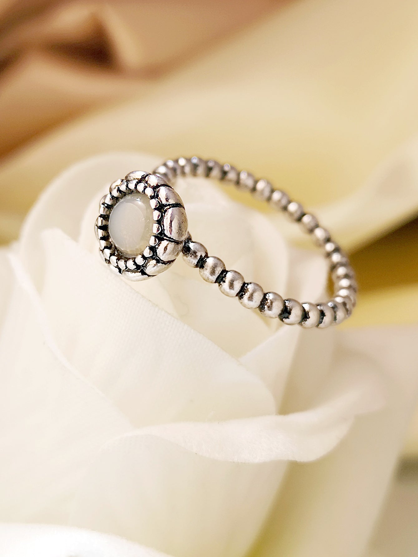 Womens Rose Gold Geometric Alloy Ring With Resin Electroplated Jewelry Individually Packed Rose Gold Ring Style