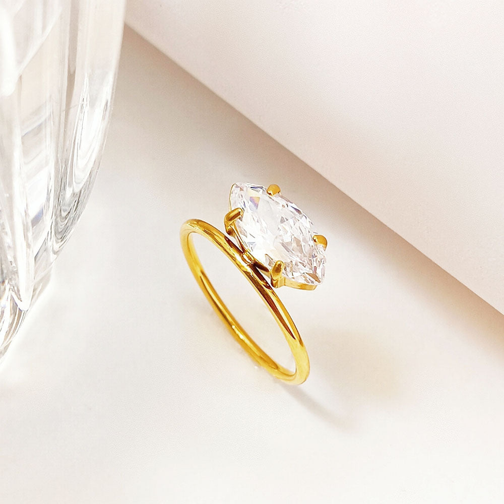 Womens Titanium Steel Horse Eye Ring Geometric Design Electroplated Goldtone Durable Fashion Accessory Sparkle