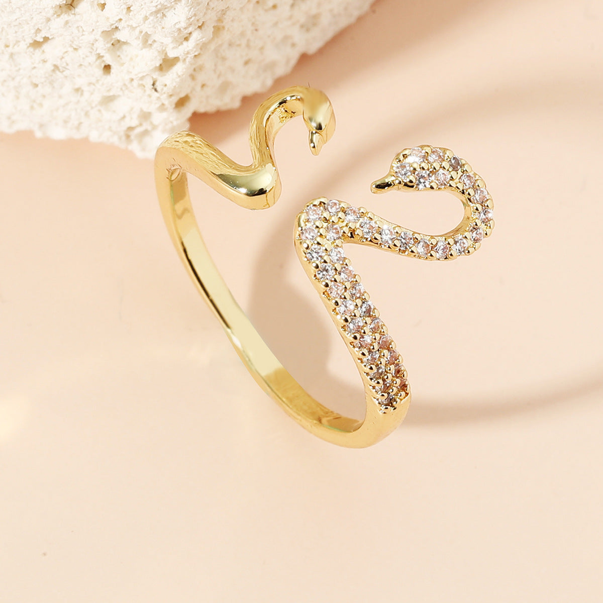 Womens Gold Copper Ring Geometric Mosaic Design With White Crystal Inlay Fashion Jewelry For Elegant Wear Everyday Look