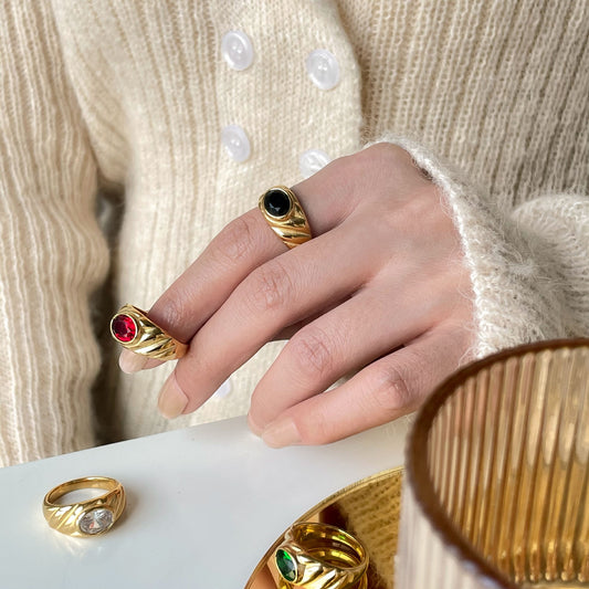 Womens Titanium Steel Ring with Emerald and Garnet Zircon Stone Electroplated Fashion Jewelry Gift for Her Elegant Ring Diamond White Ring Glamorous Black Ring