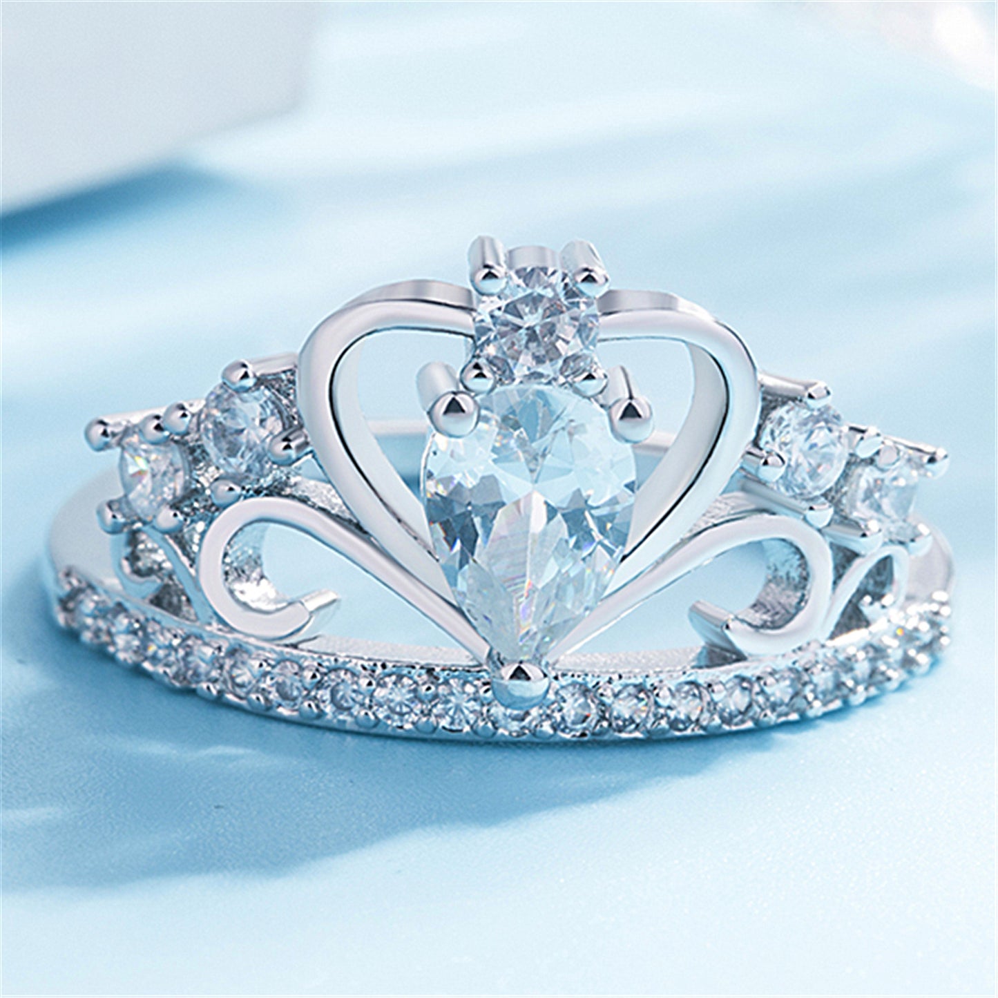 Unisex Crown Ring White Gold Inlaid Gem Wedding Band Copper Zircon Ring European American Fashion Jewelry Gift