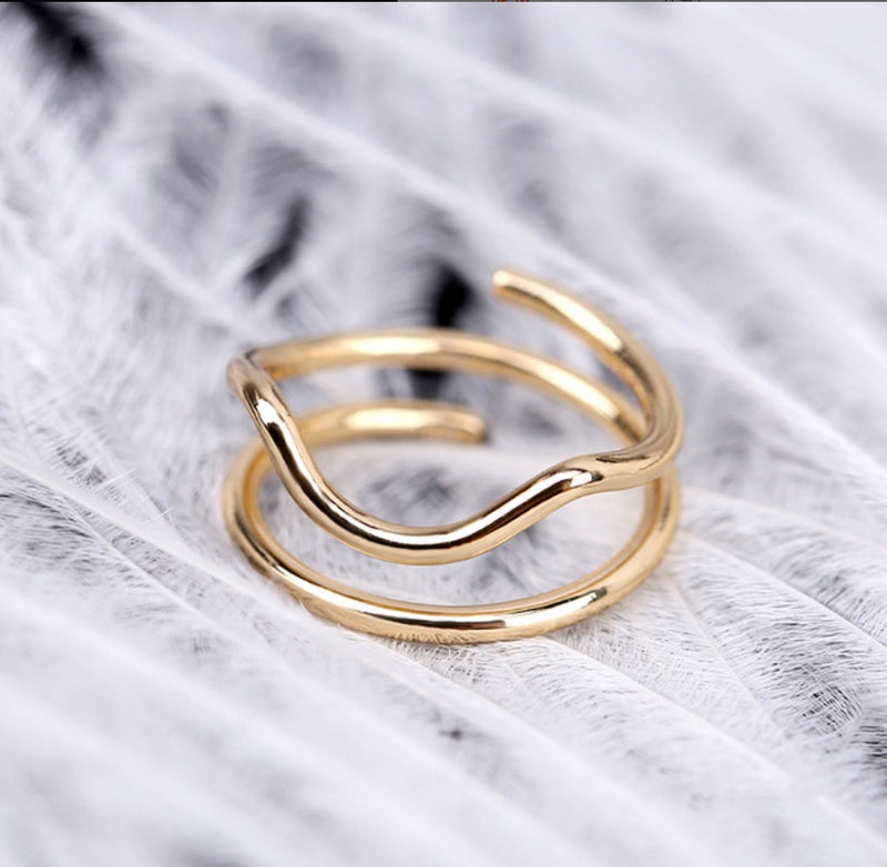 Womens Zircon Diamond Ring Fashion Jewelry Silver Gold Finish Elegant Ring Design Beautiful Appearance Sparkle