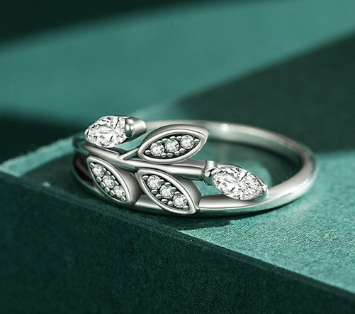 Silver Leaf Ring With Zircon Accent Vintage Fashion Statement Jewelry For Women Elegant Everyday Sparkle Daily