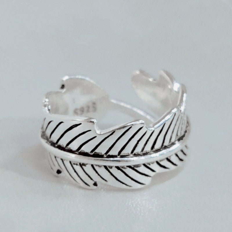 Leaf And Feather Copper Electroplated Ring For Women Simple Elegant Fashion Jewelry Everyday Wear Satin Finish