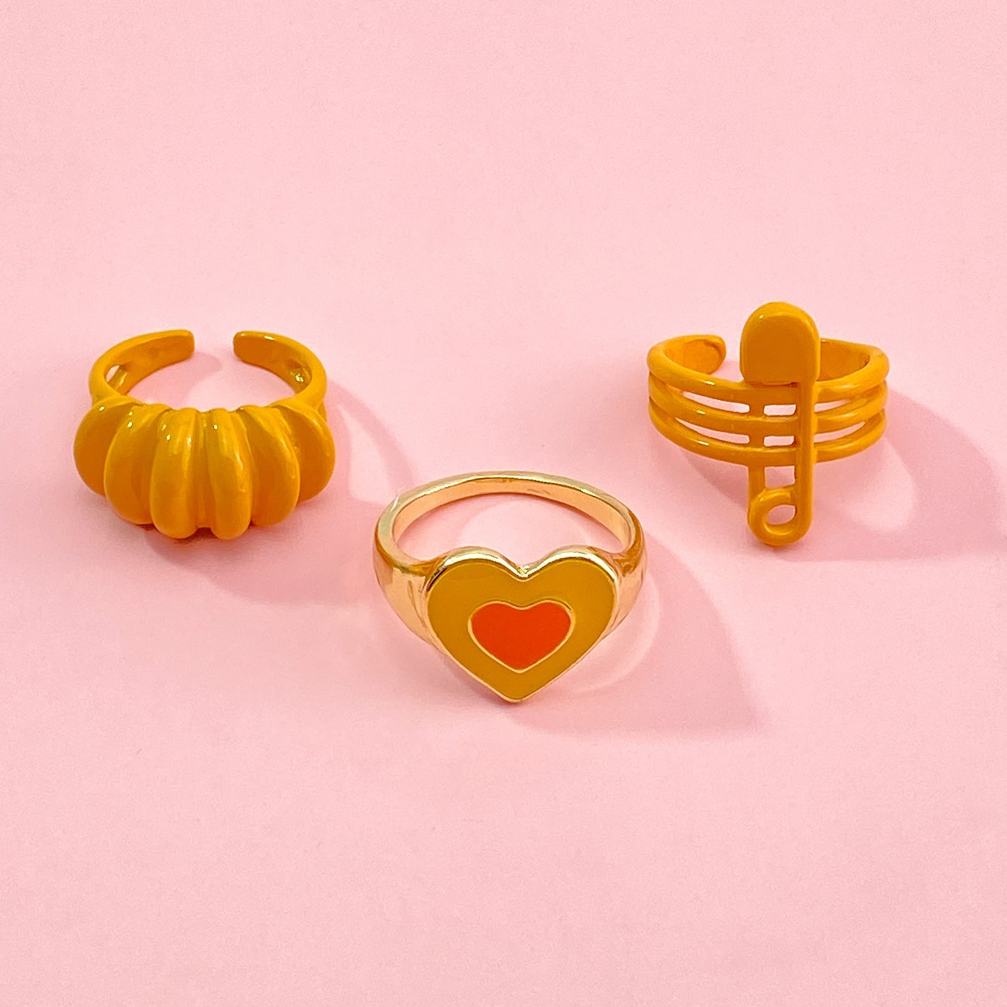 Womens Vintage Gold Ring Set With Heart Smile Design Electroplated Alloy Rings For Love Peach Heart Decoration