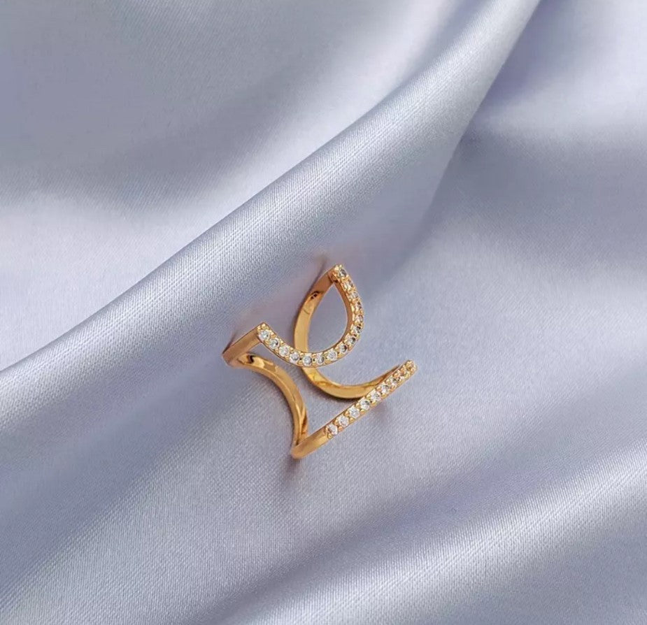 Womens Zircon Diamond Ring Fashion Jewelry Silver Gold Finish Elegant Ring Design Beautiful Appearance Sparkle