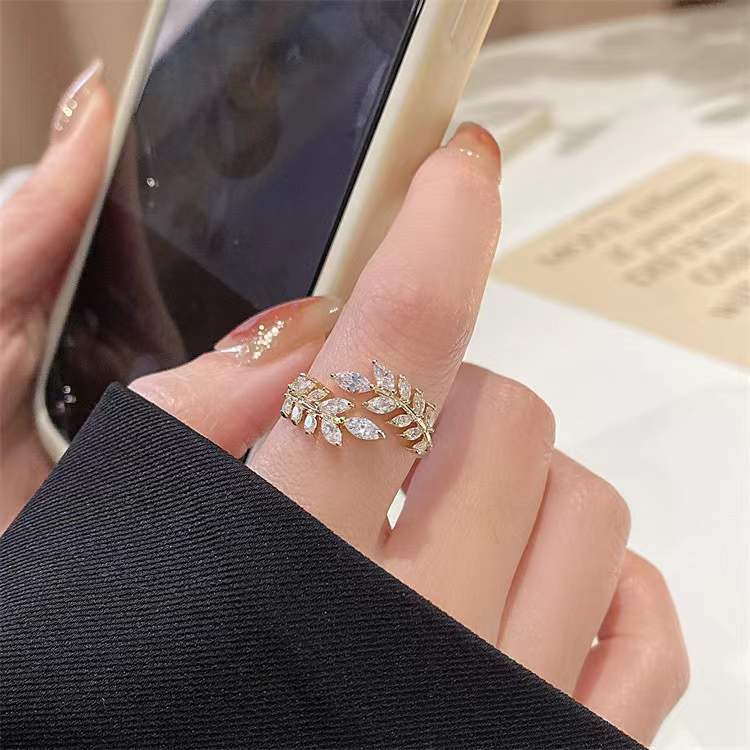 Women Leaf Shape Zircon Ring Copper Jewelry Elegant Geometric Ring Design for Modern Fashion Accessory In Style