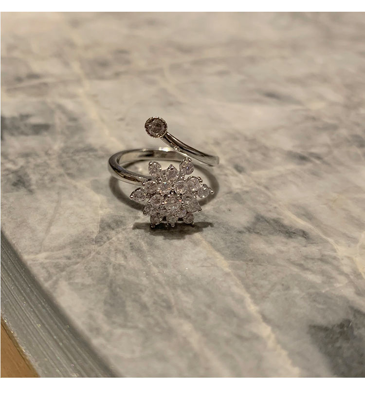 Adjustable Flower Ring Women Silver Alloy Electroplated Rotating Band Elegant Design For Everyday Wear Great Gift