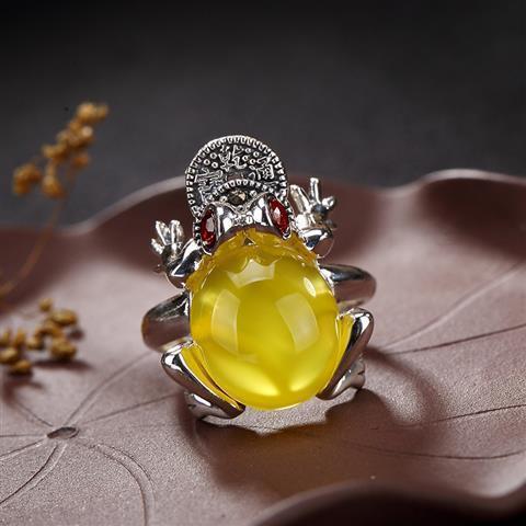 Copper Gold Plated Garnet Ring For Women With Toad Motif And Geometric Inlay Featuring Ethnic Style And Timeless Shine