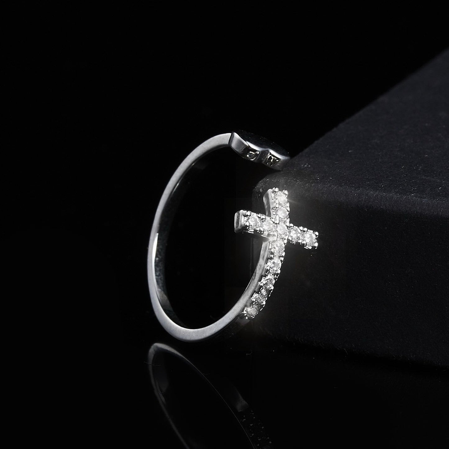 Women Adjustable Open Ring with Rhinestone Cross and Heart Diamond Accent Alloy Ring Fashion Jewelry Beautiful