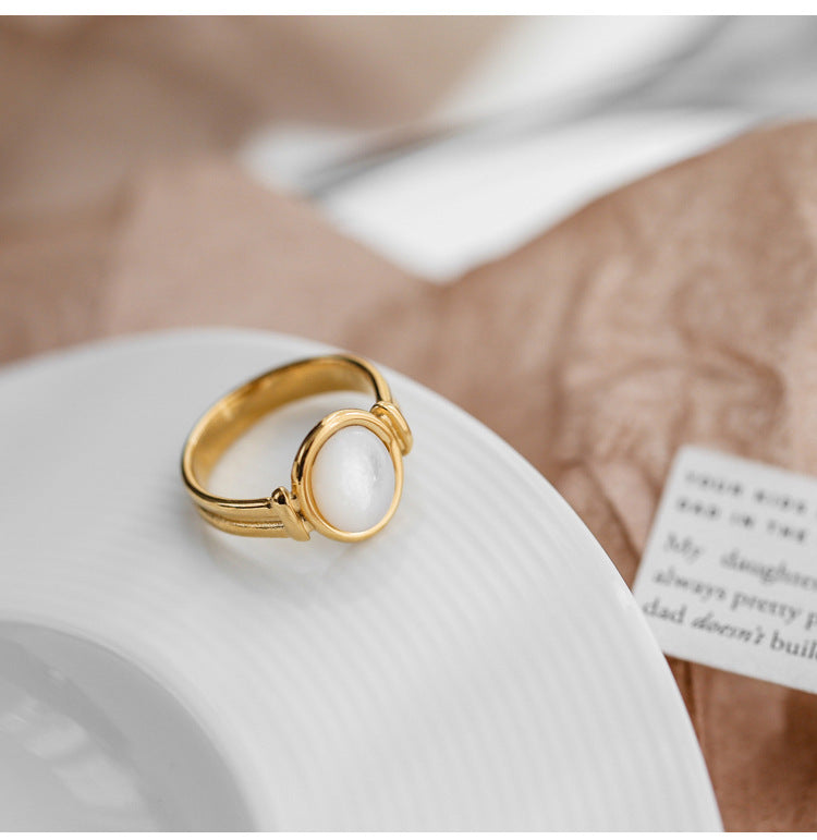 Womens Titanium Steel Ring Vintage Golden Fritillary Oval Ring Retro Shell Jewelry Gift For Women Individually Packed