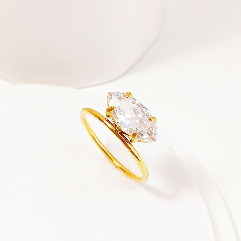 Womens Titanium Steel Horse Eye Ring Geometric Design Electroplated Goldtone Durable Fashion Accessory Sparkle