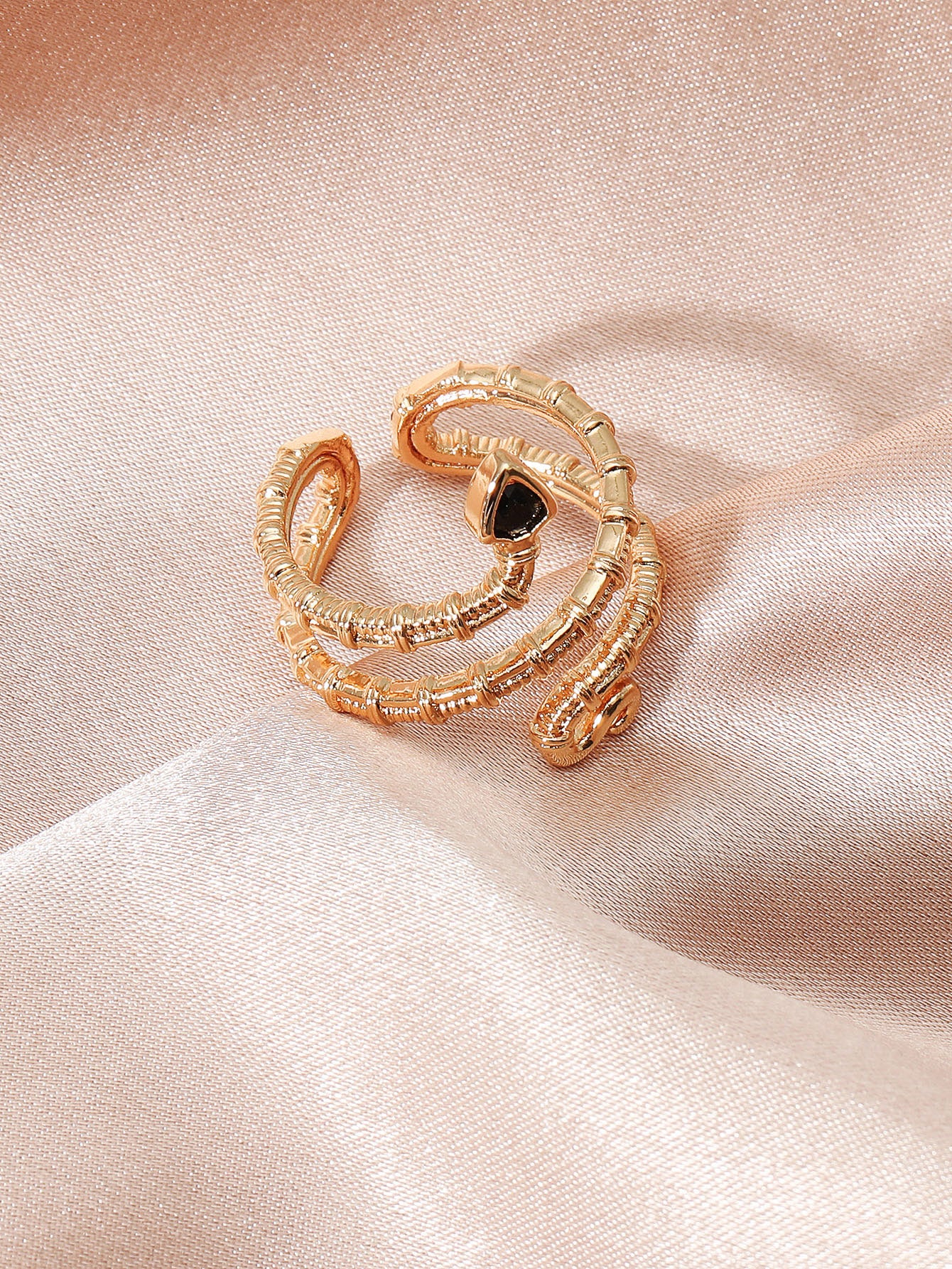 Womens Geometric Ring European Design Copper Zircon Ring Electroplated Finish Simple Fashion Ring Jewelry Chic