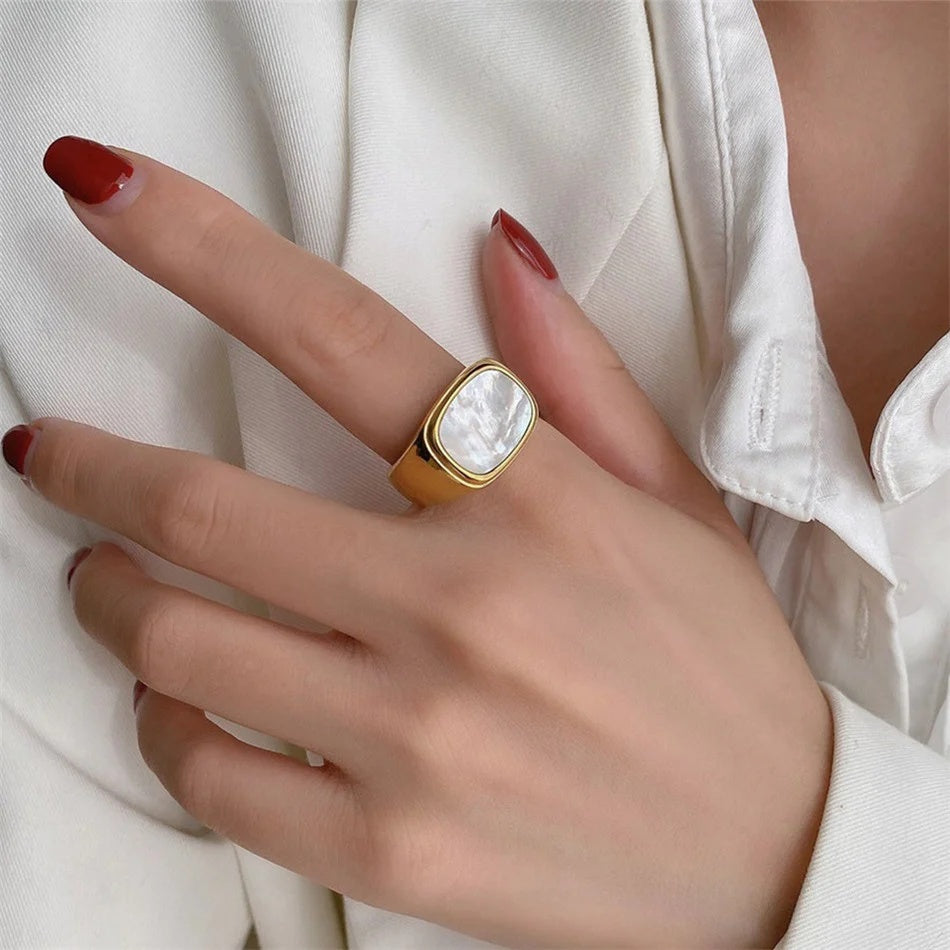 Womens Fashion Rings Sparkling Statement Cocktail Stackable Everyday Party Jewelry Gift Trendy Versatile Quality