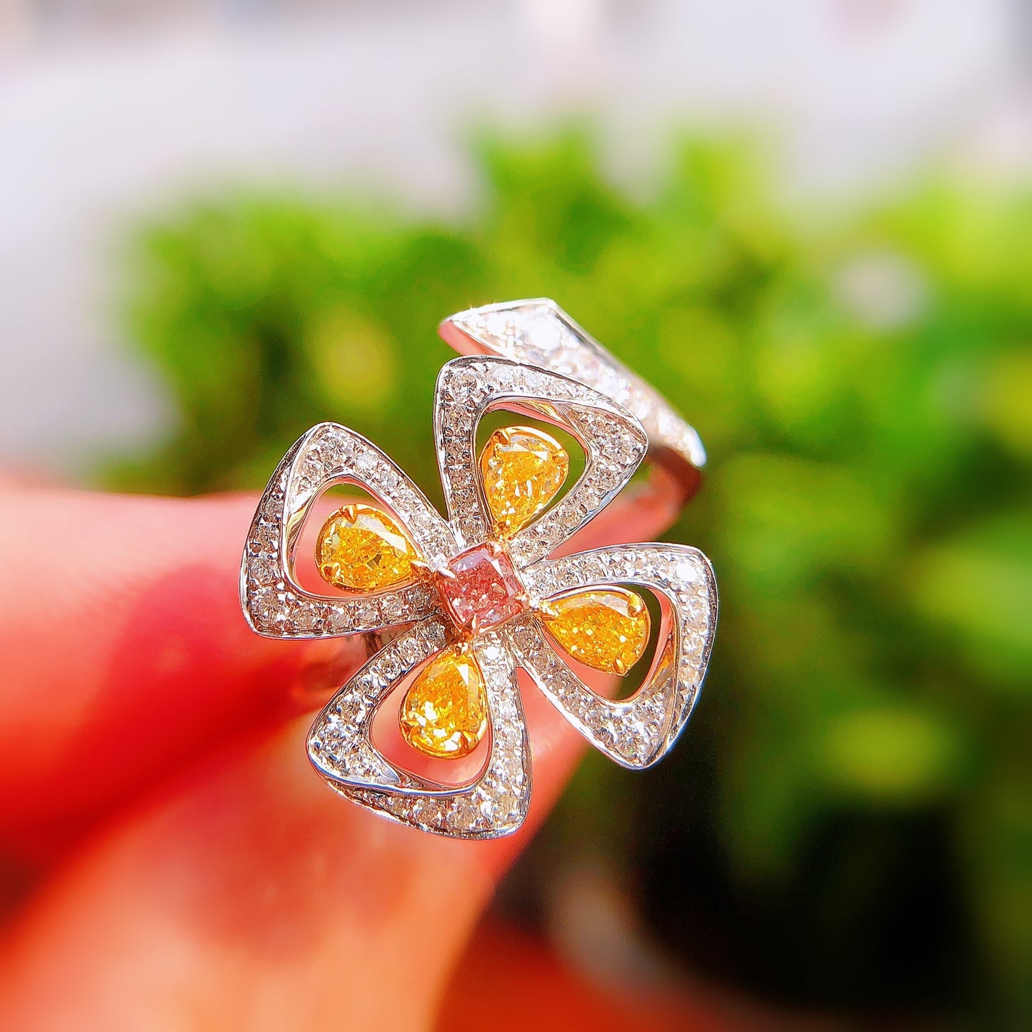 Yellow Diamond Four Leaf Clover Crystal Ring For Women Copper Plated Zircon Jewelry Elegant Everyday Glam Look