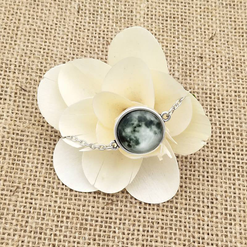 Womens Bracelet Luminous Star And Planet Charms Stainless Steel Link Chain Vintage Round Glass For Girls Style