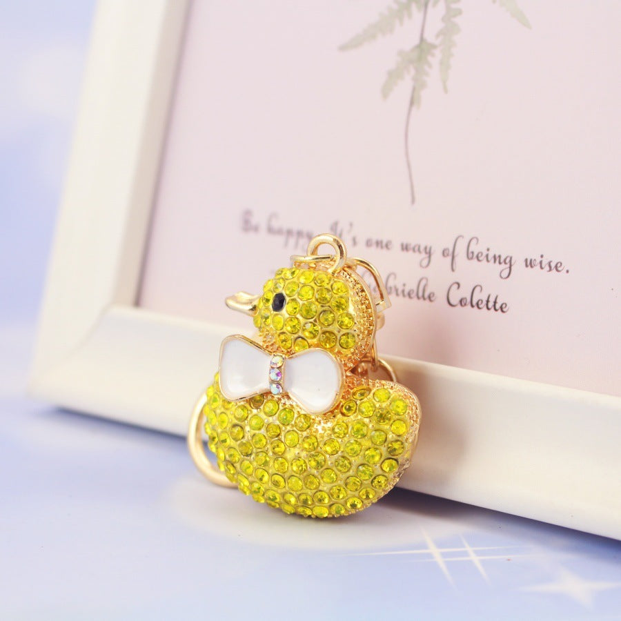 Zinc Alloy Car Hanging Ornament Keychain Featuring Bear And Pig Small Animal Design With Electroplated Finish Shine