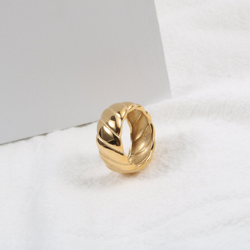 Stainless Steel Ring For Women Golden Electroplated Band Fashion Jewelry Woven Ring Gift For Her Europe America