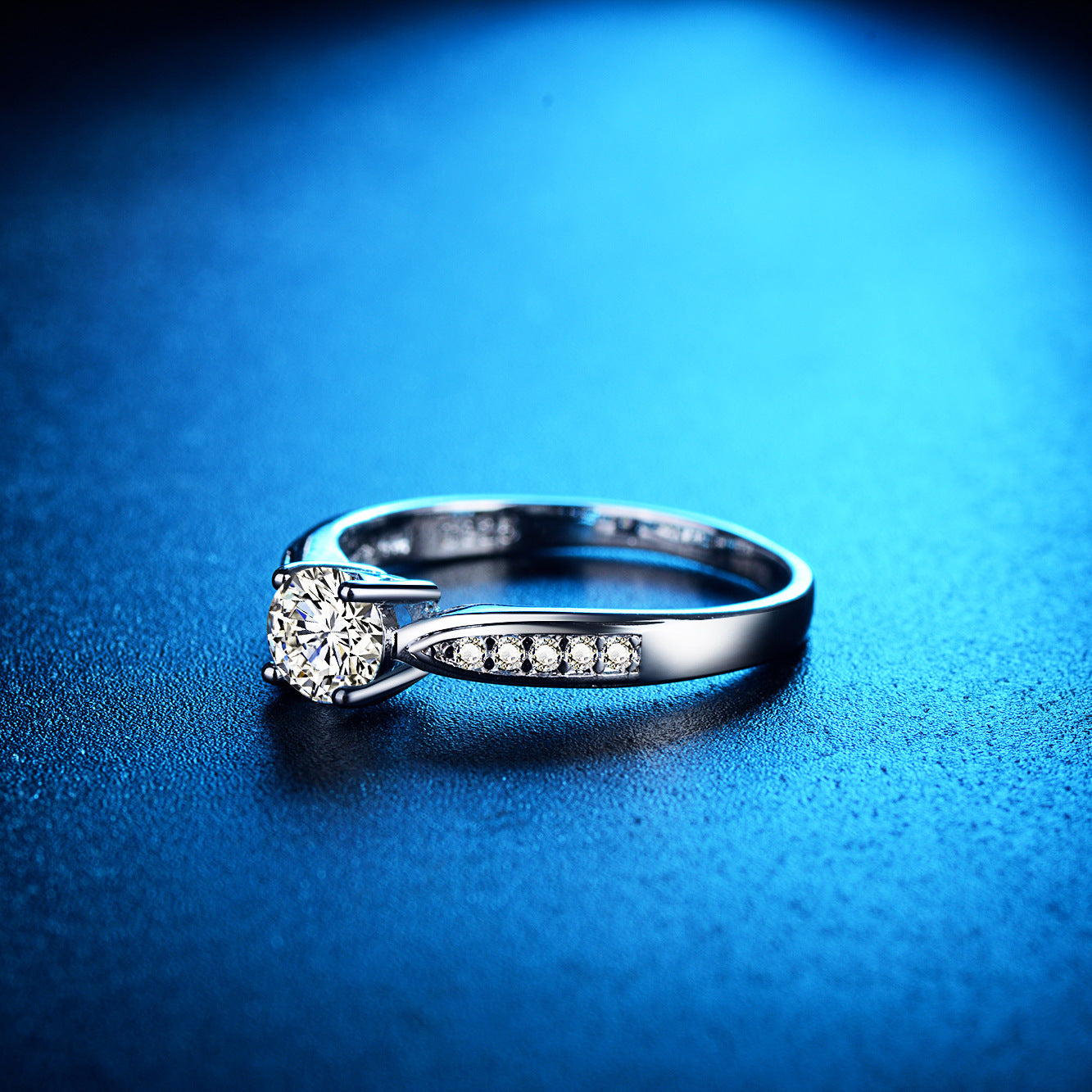 Womens Platinum Plated Brass Wedding Rings With Artificial Gems Inlaid Diamond Design European American Style
