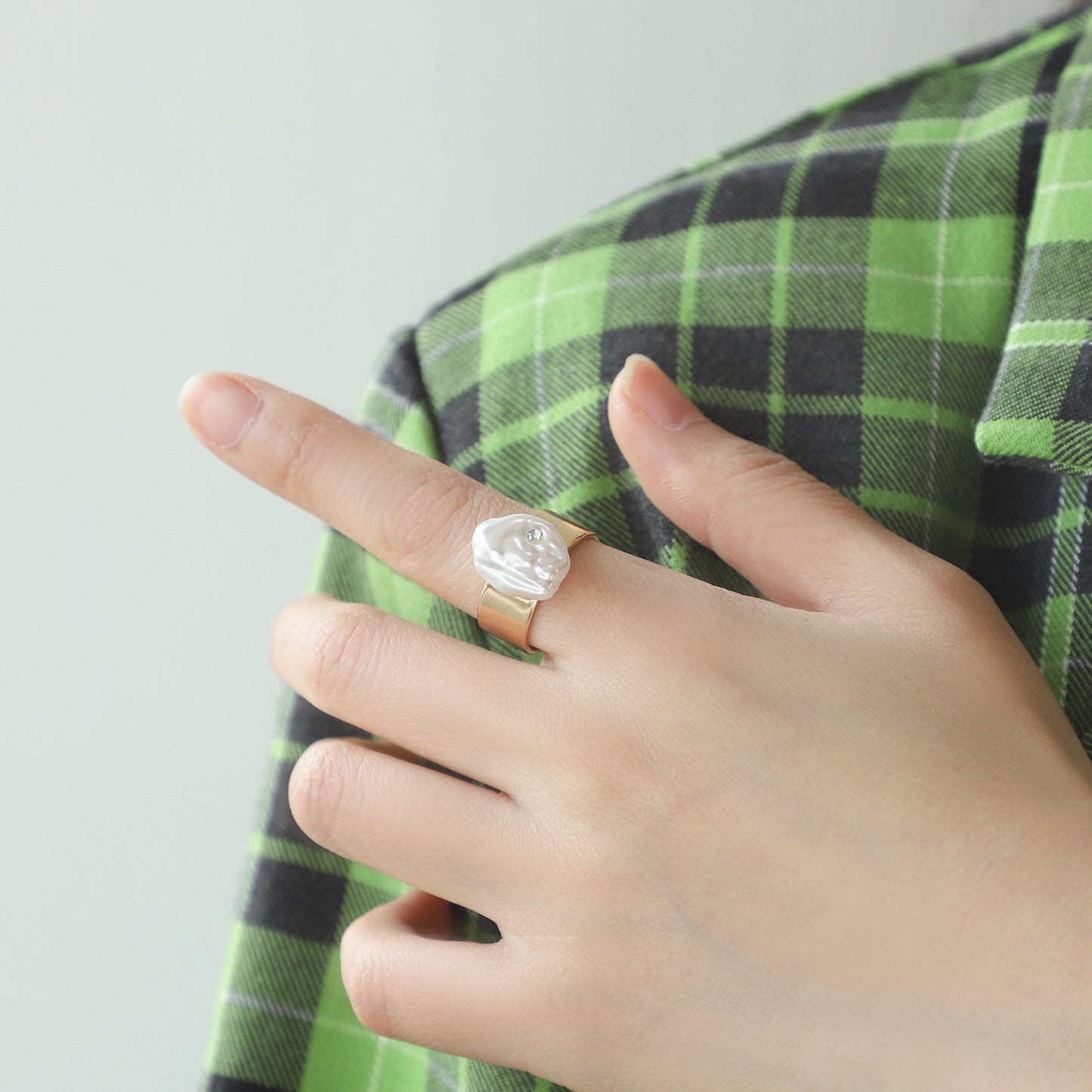 Copper Plated Gold Baroque Pearl Diamond Studded Ring For Women Open Mouth Geometric Style Jewelry Gift Jewels