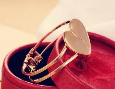 Frosted Heart Shaped Bracelet With Double Hearts Star Design