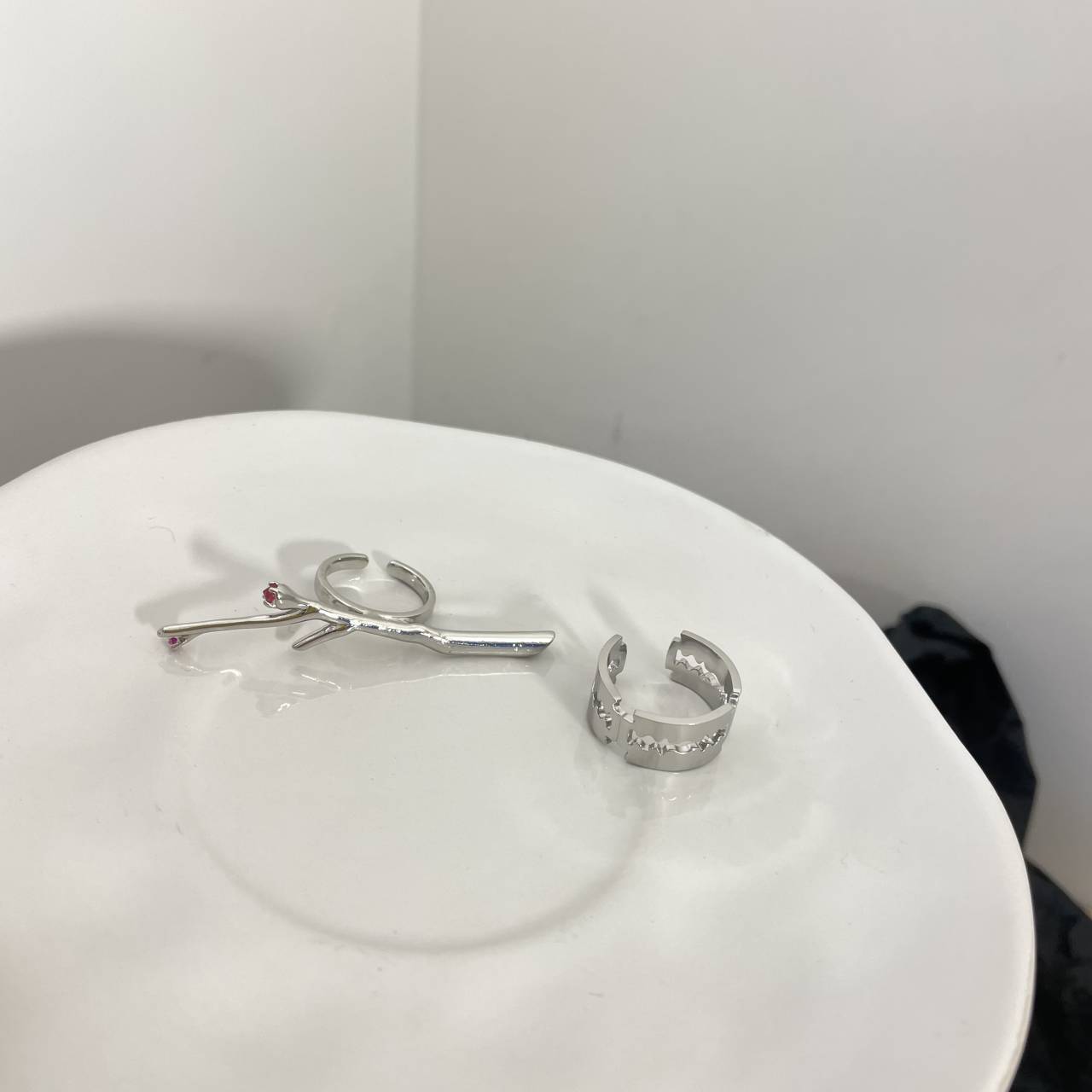 Womens Alloy Branch Ring With Geometric Metal Elements Electroplated Finish Korean Style Fashion Jewelry Trend