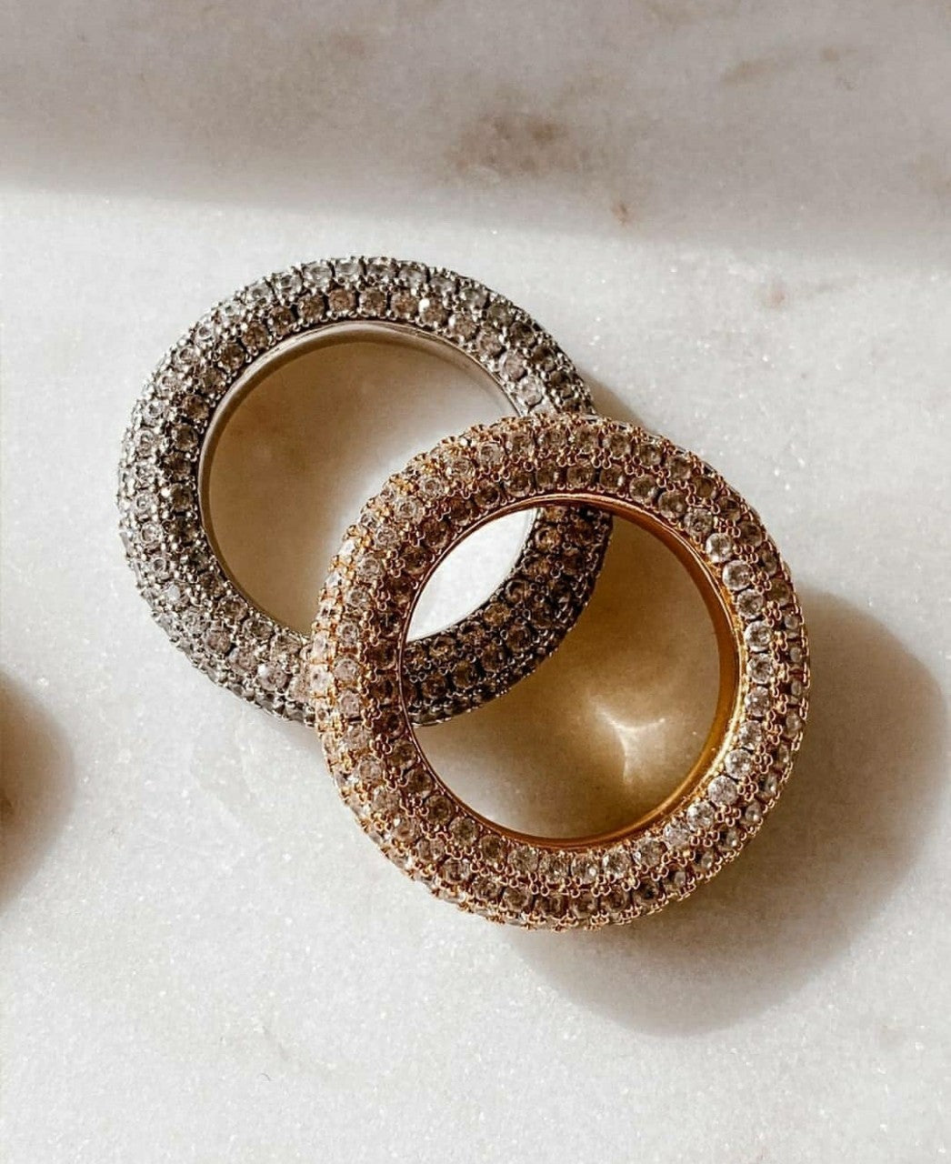 Women's Trendy Ring with Full Rhinestone Zircon Micro Inlay for Fashion Jewelry Statement or Elegant Gift for Her Gold or Platinum Finish