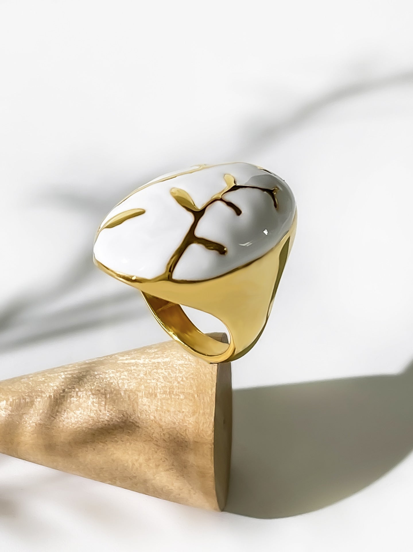 Gold Electroplated StainlessSteel Olive Branch Geometry Ring Exaggerated Fashion Jewelry for Women Girls Party