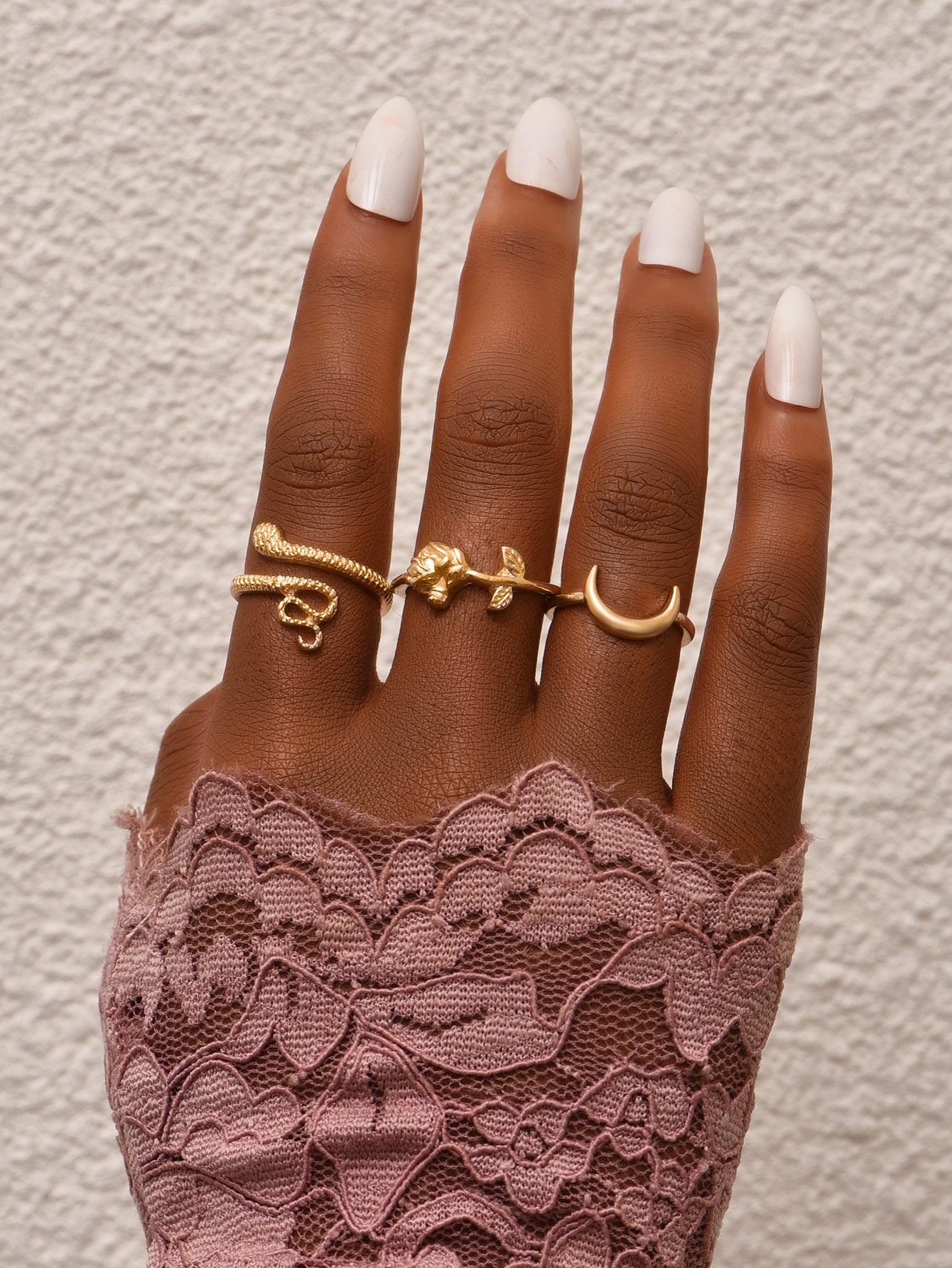 Womens Fashion Ring Trendy Elegant Lightweight Zinc Alloy Jewelry for Everyday Wear Beautiful Design Ring Chic