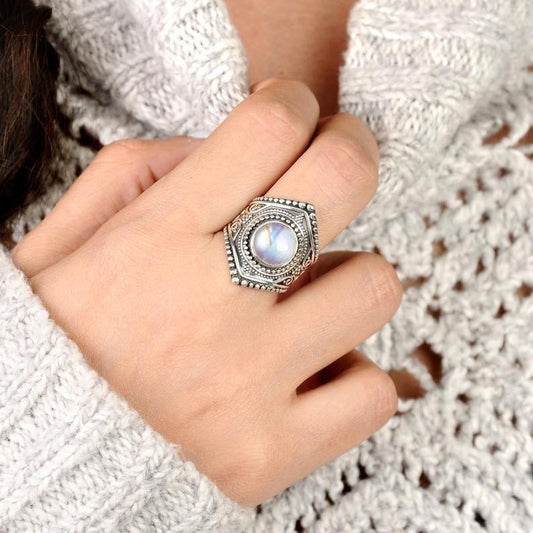 Elegant Geometric Vintage Moonstone Ring In Silver Alloy For Women Jewelry Fashion Timeless Sparkling Shine On