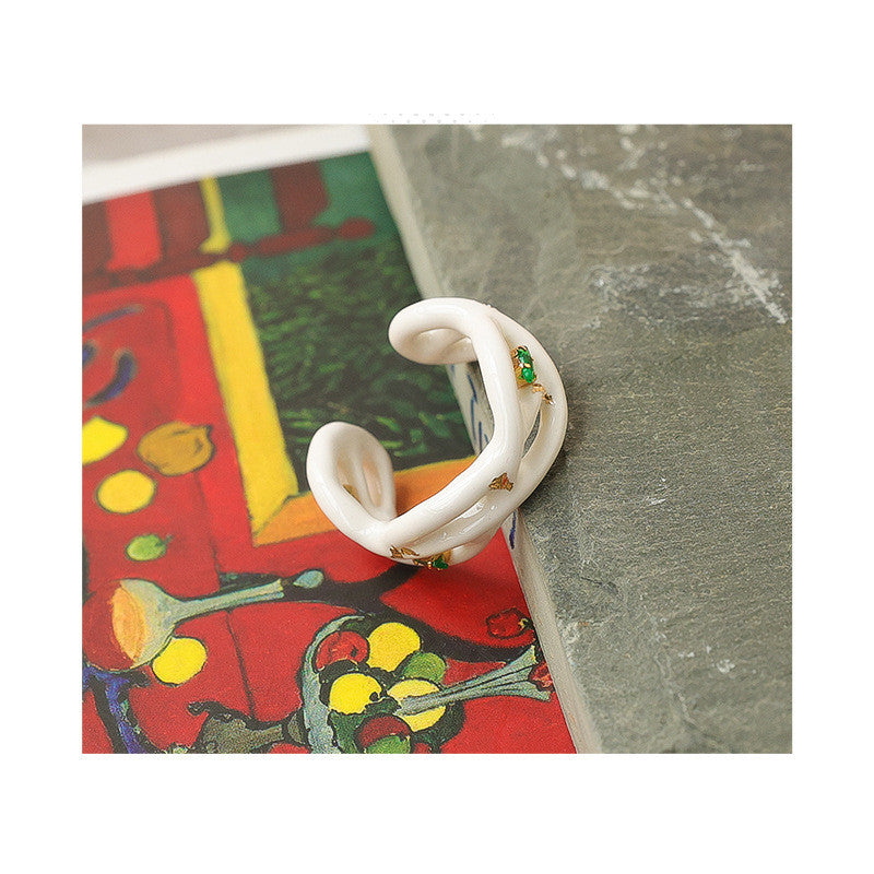 Womens Emerald Zircon Pure White Ring With Creative Design Alloy Band Size 7 Face Width About 11mm Luxury Feel