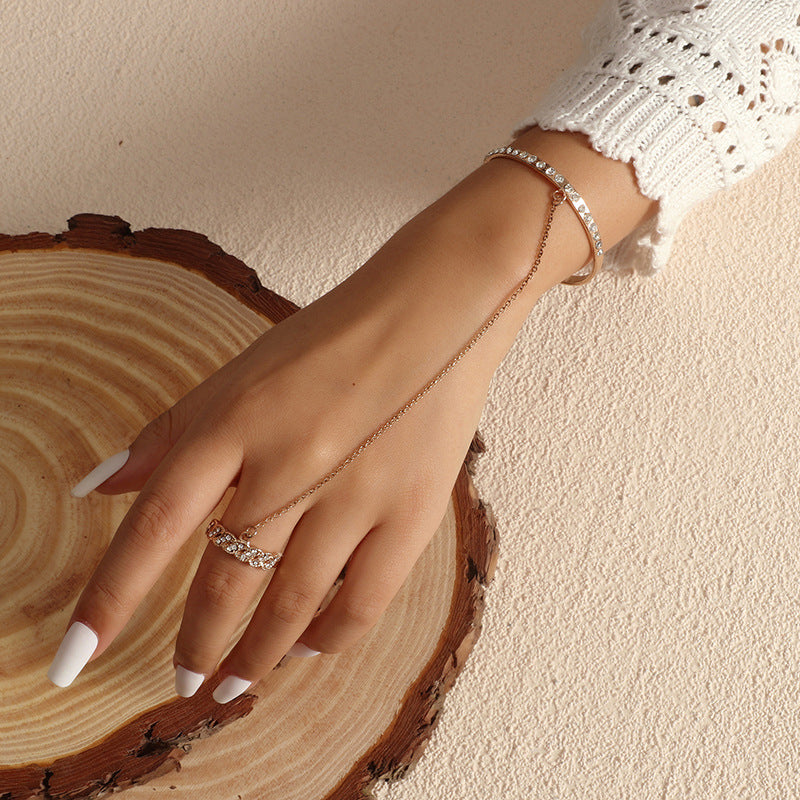 Womens Bangle Ring Rhinestone Geometric Hand Chain European Jewelry Retro Diamond Alloy Hand Chain Fashion 18K Gold
