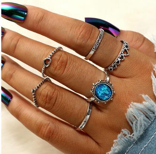 Vintage Alloy Ring Set Heart Shaped Crown Stone Geometric