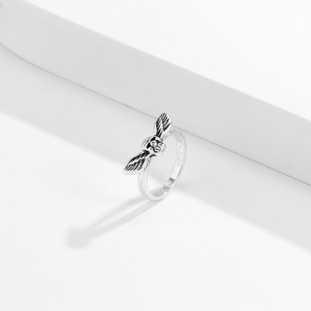 Womens Retro Skull Ring European Jewelry Alloy Electroplated Hand Ring Ancient Silver Skull Head Individually Packed