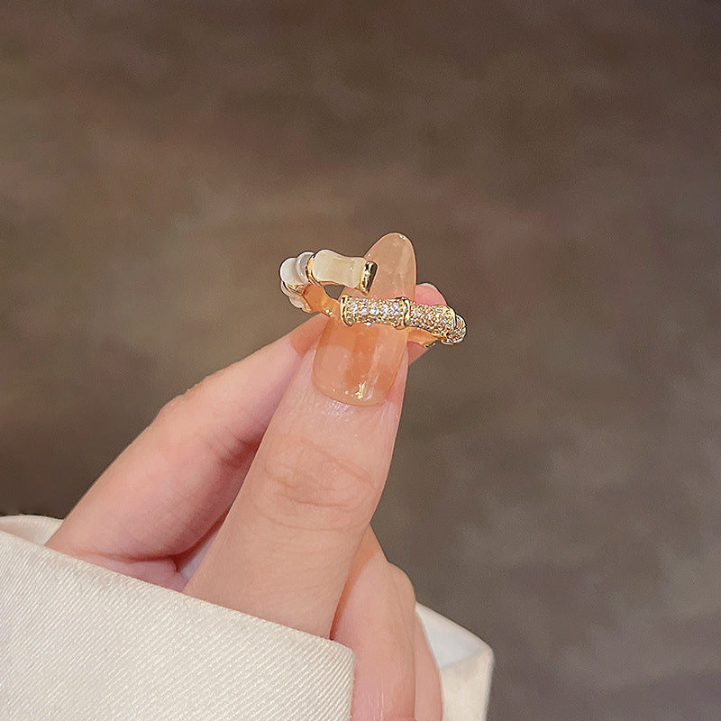 Elegant PearlWhite Ring Geometric Copper Band Electroplated White Gold Gemstone Inlay Gift For Her Korean Style