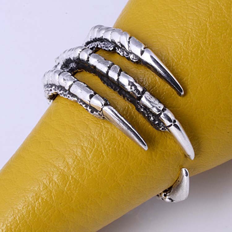 Claw Ring Electroplated Alloy Unisex Fashion Ring Adjustable Opening for Men and Women Durable Finish Textured