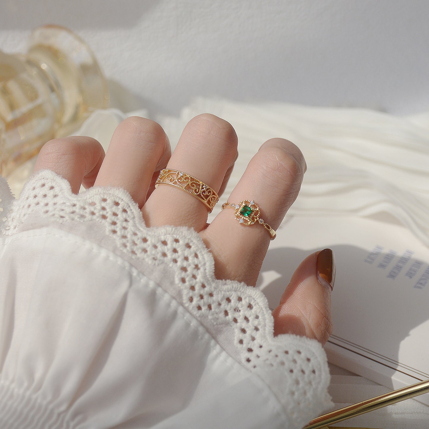 Emerald Love Heart Hollow Ring For Women With French Lace Retro Style Jewelry Adjustable Ring In Emerald Stone