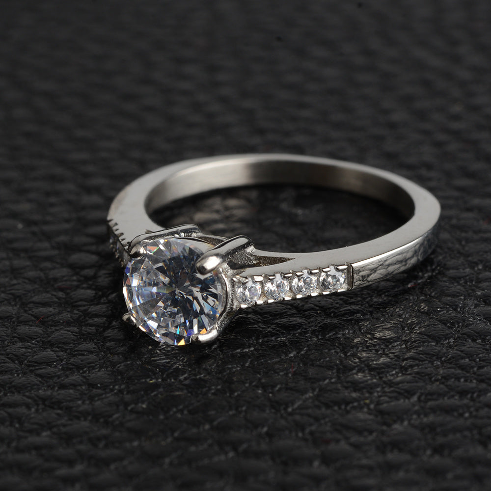 Ladies Titanium Steel Ring Inlaid Zircon Silver Plated Simple Stylish Band Women's Fashion Jewelry