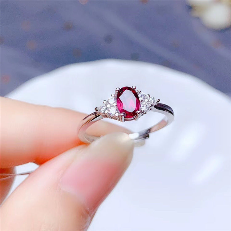 Simple Atmosphere Natural Magnesia Aluminum Garnet Ring