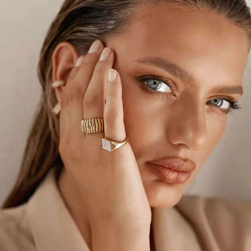 Womens Titanium Steel Ring Stacked Diamond Plaid Ring Wide and Narrow Geometric Ring Fashion Jewelry Gift for Her Elegant Ring