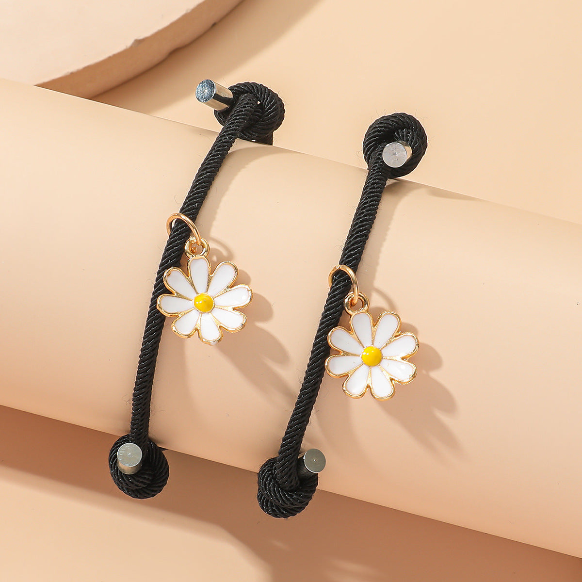 Magnetic Snap Bracelets Pair For Couples Alloy Electroplated Koi Daisy Designs Matching Set Elegant Accessories