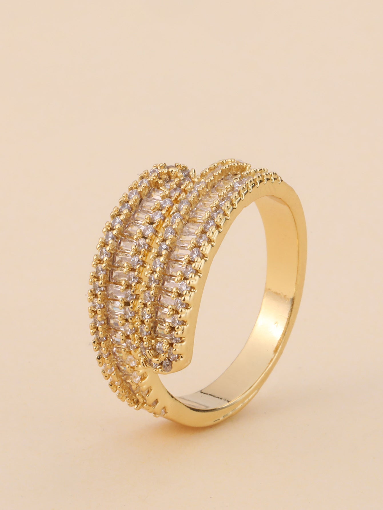 Womens Copper Ring Zircon Inlaid Eye Catching Electroplated Metal Jewelry Elegant Durable Fashion Ring For Everyday Wear