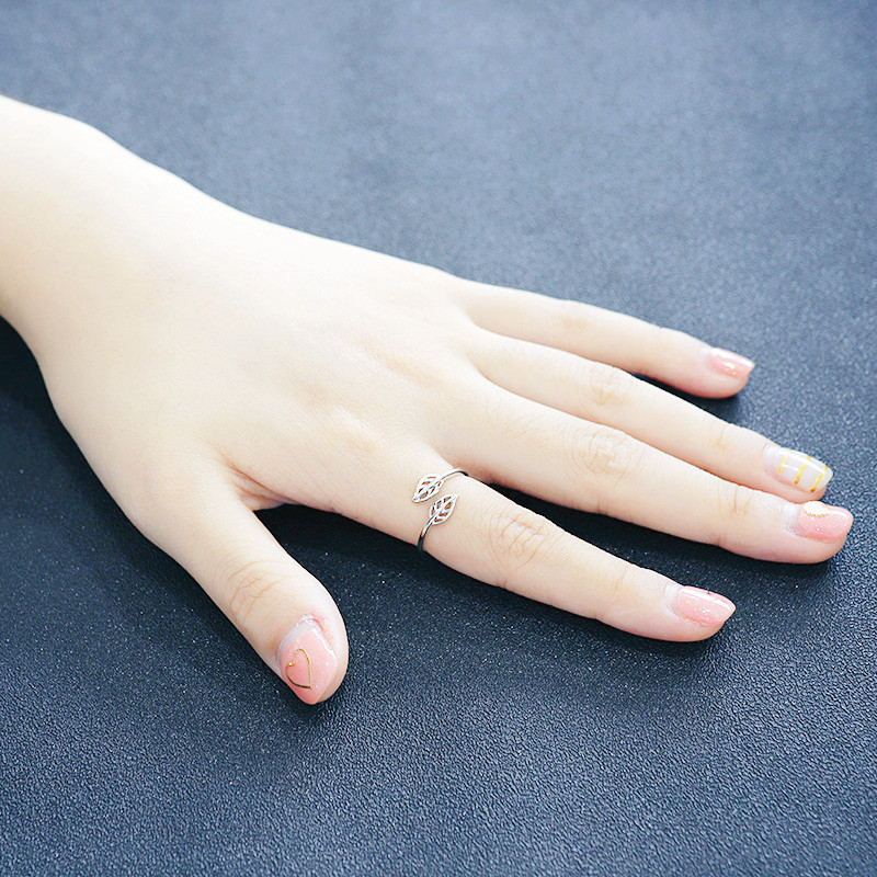 Womens Hollowed Out Leaf Ring Nature Inspired Design Adjustable Fit For Women And Girls Everyday Wear For Any Style