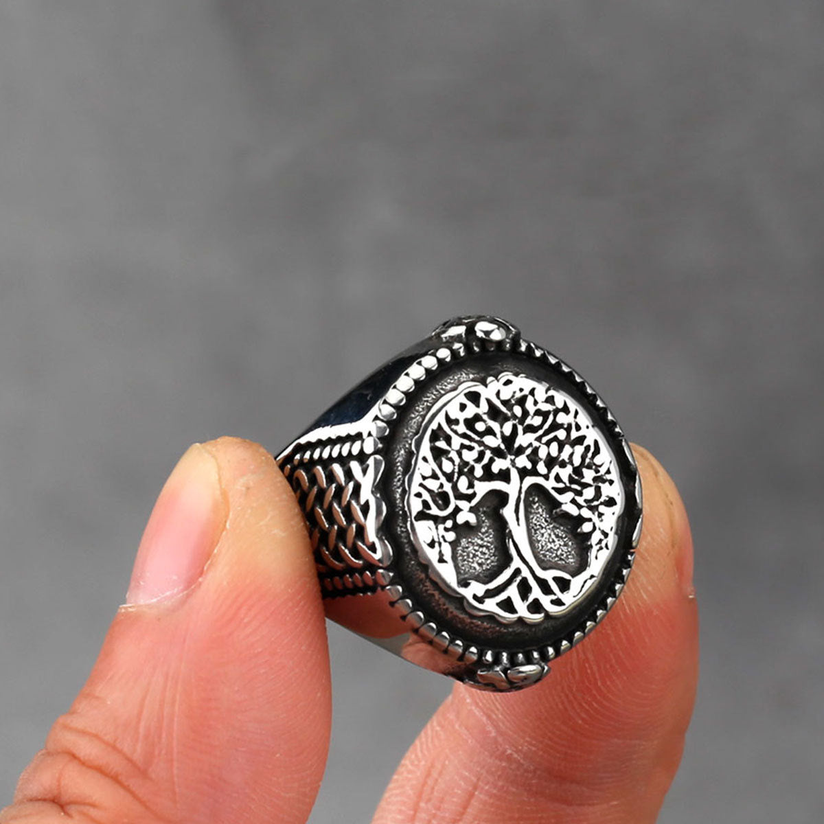 Mens Titanium Steel Ring With Totem Design Polished Finish Durable Modern Statement Jewelry Sizes 7 8 9 10 11 12 13