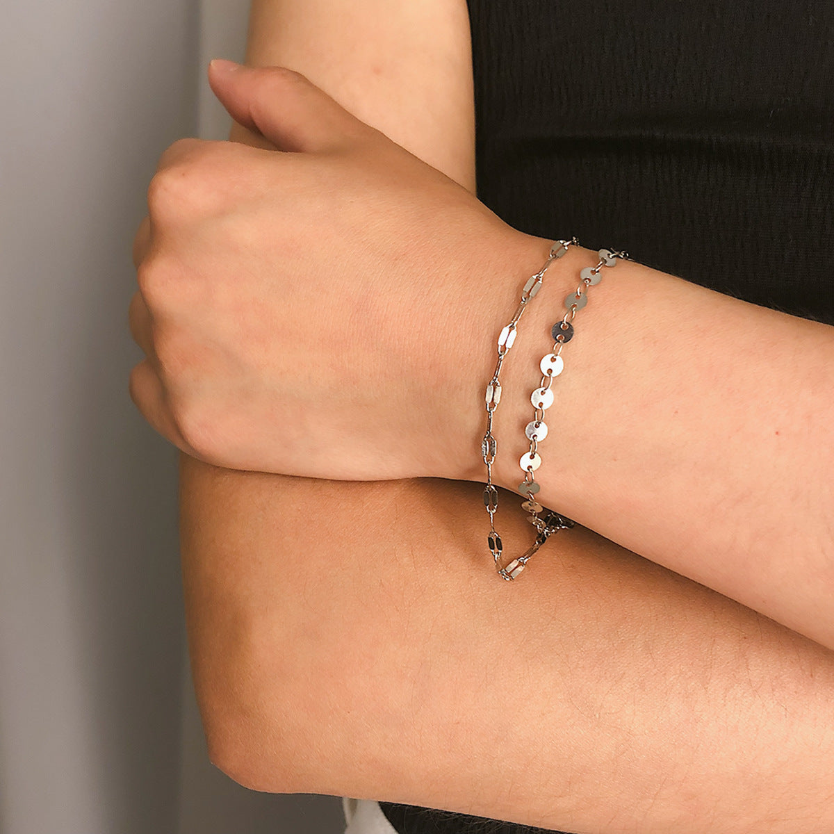 Womens Metal Bracelet Electroplated Geometric Round Bracelet With Sequin Chain Fashion Jewelry For Her And Her