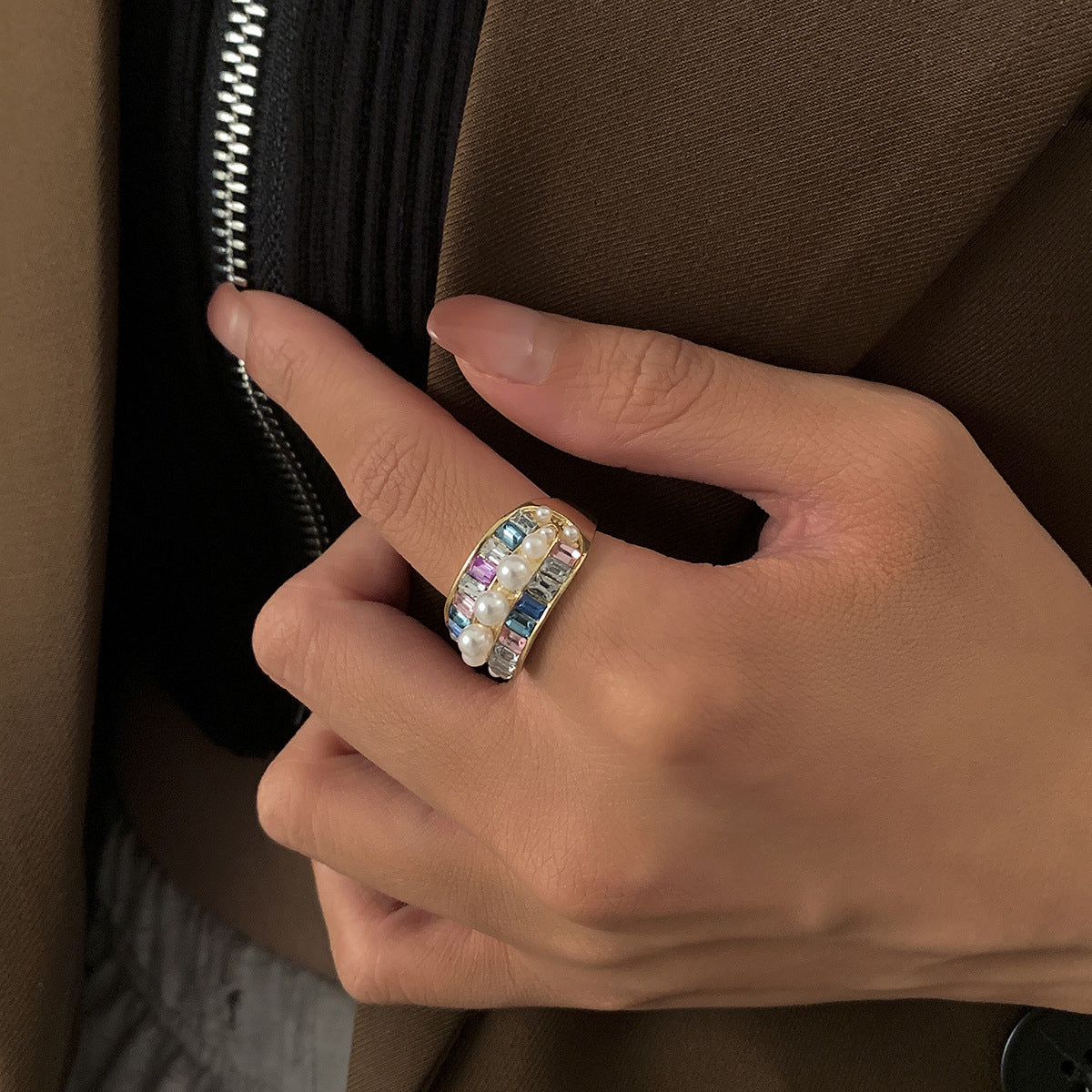 Womens Alloy Ring Delicate Alien Design Micro Inlaid Ring Elegant Accessory For Everyday Wear Gold Finishes Us